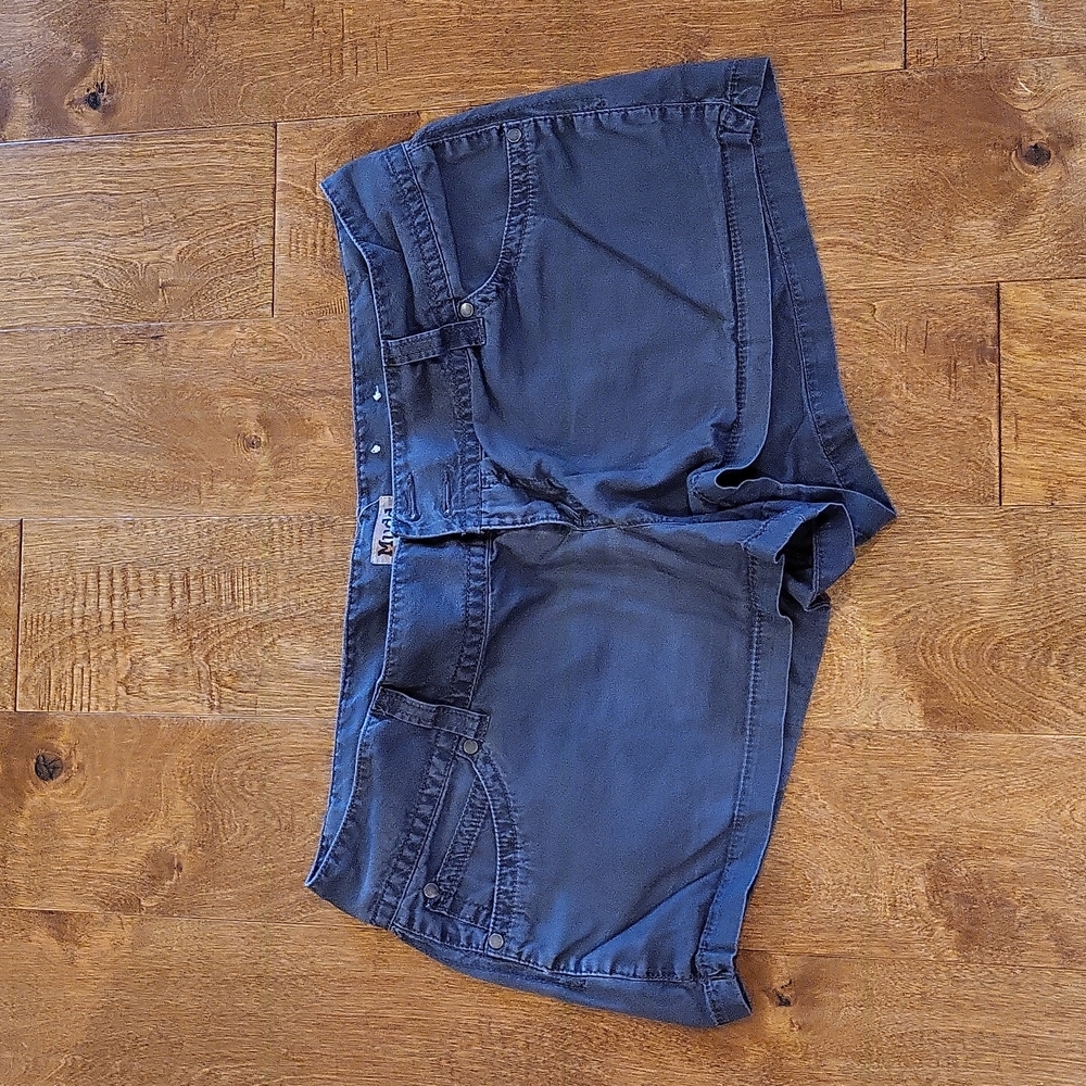 Women's Mudd Size 17 Gray Shorts
